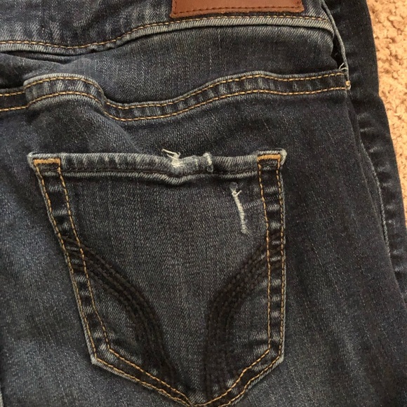 Hollister Ripped Skinny Jeans - Picture 6 of 9